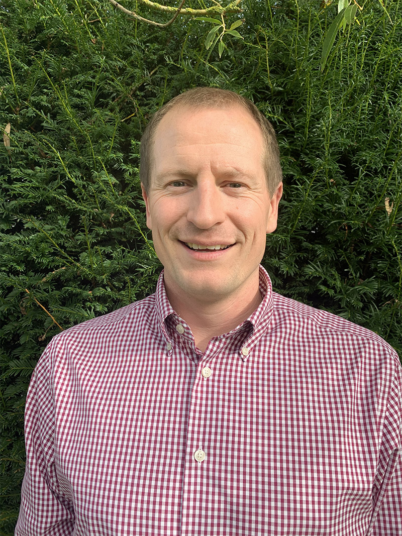 Dr Gareth Jones